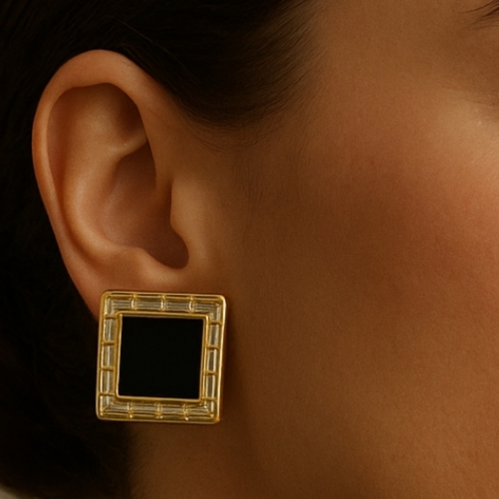 Vintage 80s Nina Ricci Black Enamel Gold Square Clip Earrings 159$
